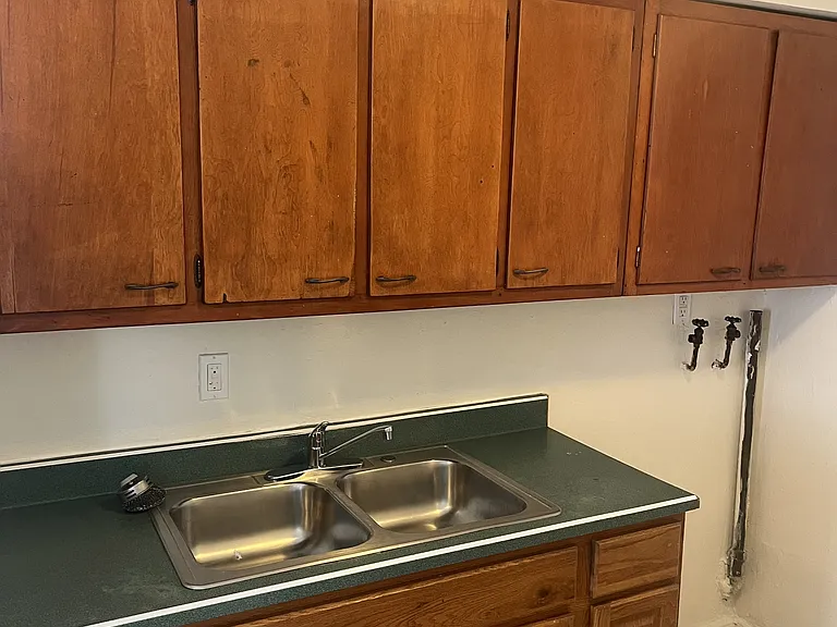 1115 Troy St #1 — Photo 6