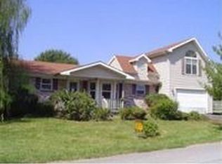 2535 N Lakeview Dr, Austin, IN 47102