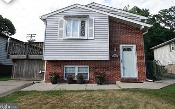 802 Bunch Ave
