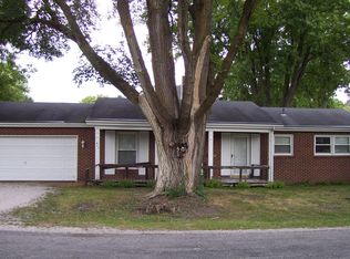 400 S Sangamon St, Bement, IL 61813