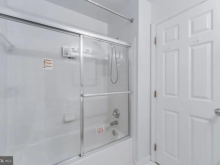 11485 Waterhaven Ct — Photo 38