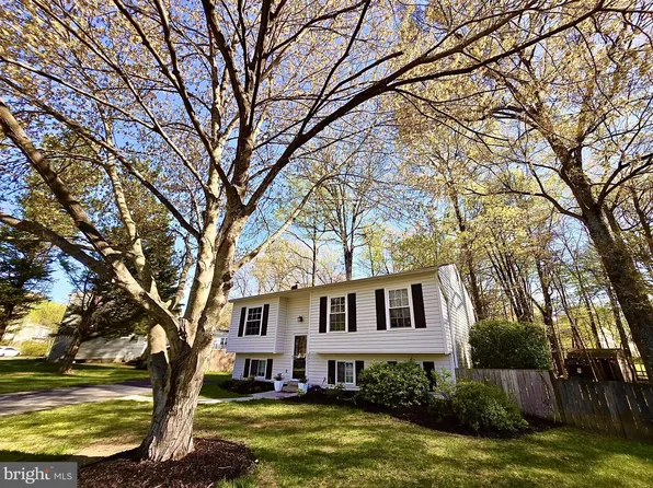 12617 Glenbrooke Woods Dr, Herndon, VA 20171