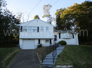 26 Elliot Dr, Hamden, CT 06514