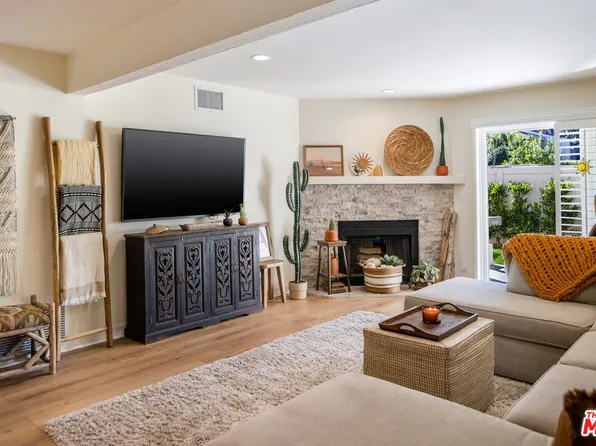 571 Artisan Rd, Thousand Oaks, CA 91320