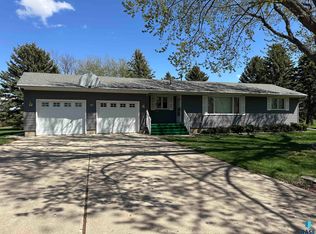 100 S Relanto St, Freeman, SD 57029