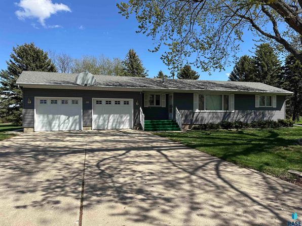 100 S Relanto St, Freeman, SD 57029
