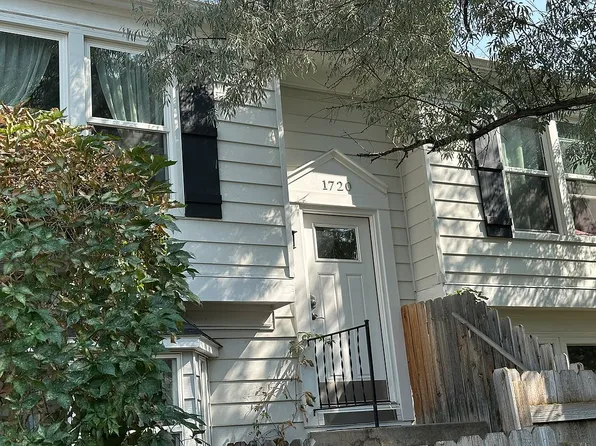 1720 Iowa Cir, Green River, WY 82935