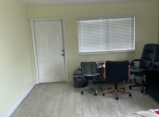 826 E Tiffany Dr APT 4, Mangonia Park, FL 33407