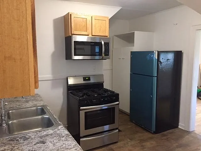 1034 Hall St SE — Photo 11
