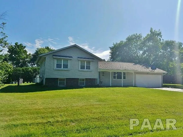 2401 Mayflower Dr photo 1
