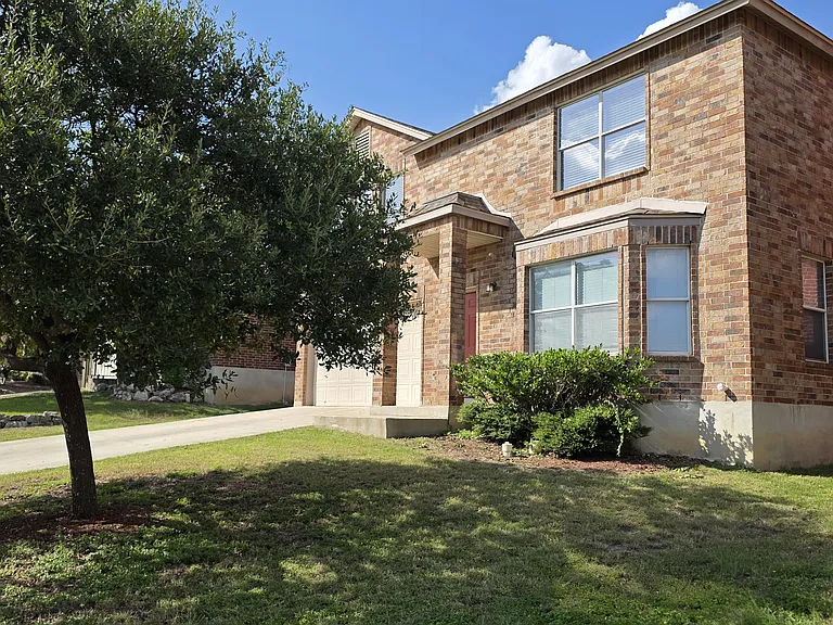 847 Quitman Oak — Photo 3