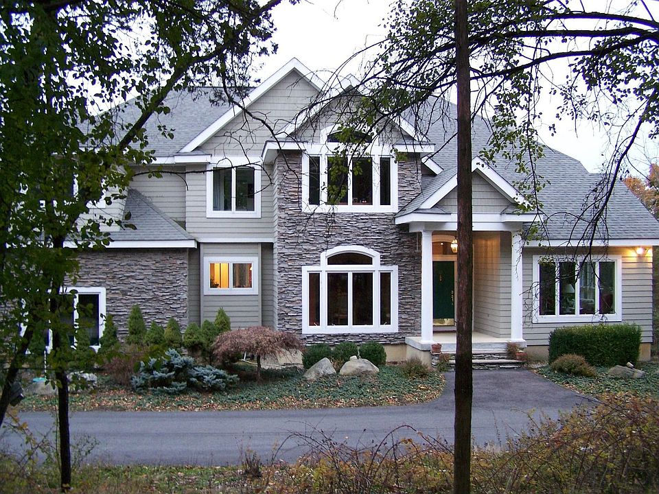 2nd image of 10 Sonehenge Rd
