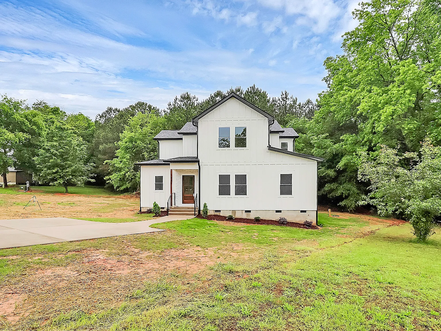 1011 Sandy Ct — Photo 1