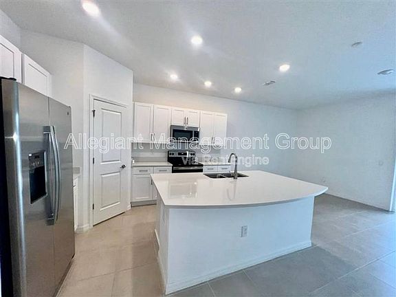 3rd image of 3558 Davenport Creek Ct