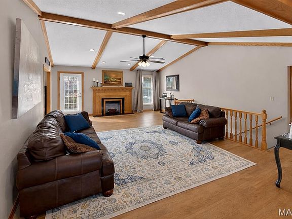 5th image of 857 Green Meadows Dr