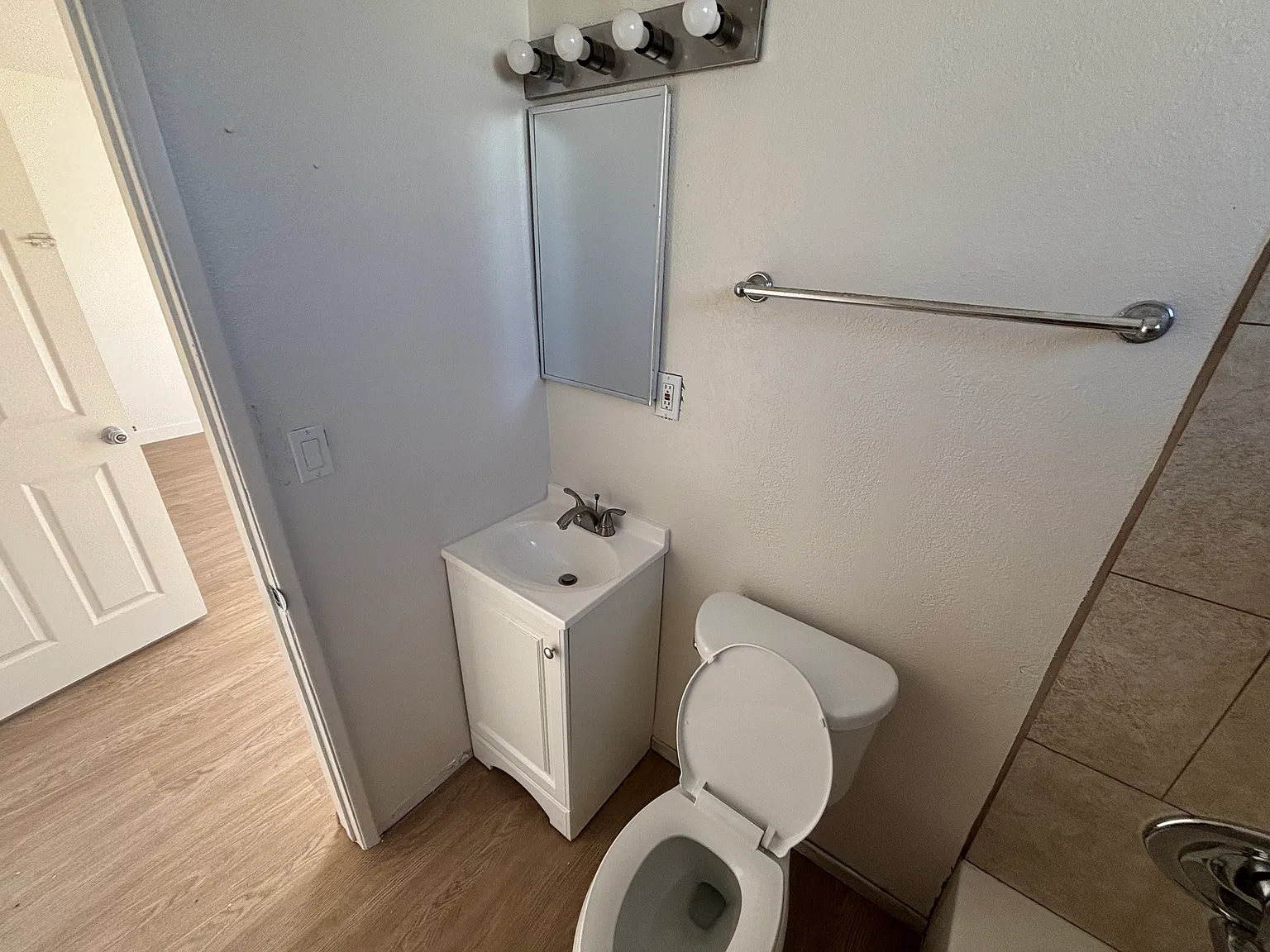 3 bed, $3,300 — Photo 4