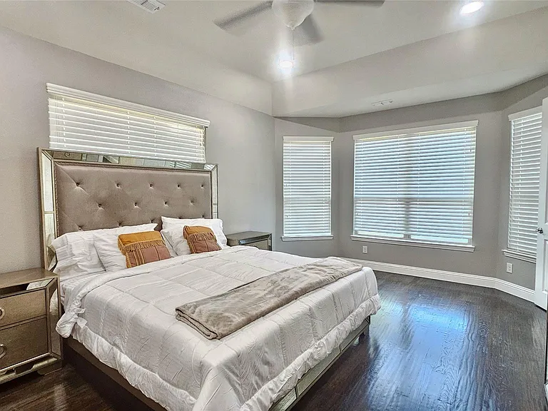 7324 Clementine Dr — Photo 17