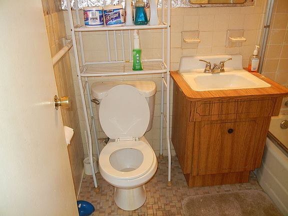 5th image of 2932 W 5th St APT 4G