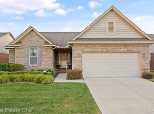 30253 Bradmore Rd, Warren, MI 48092