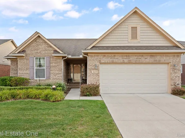 30253 Bradmore Rd, Warren, MI 48092