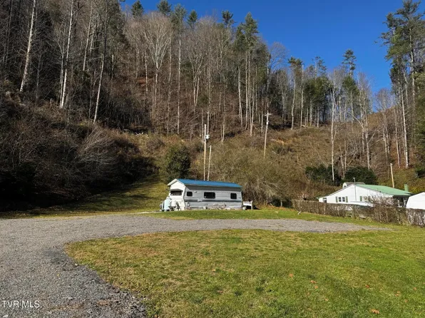 4264 Old Asheville Hwy, Flag Pond, TN 37657