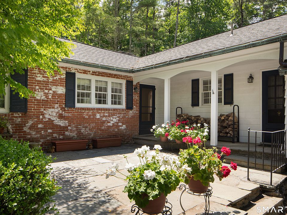 1st image of 33 Wells Hill Road
