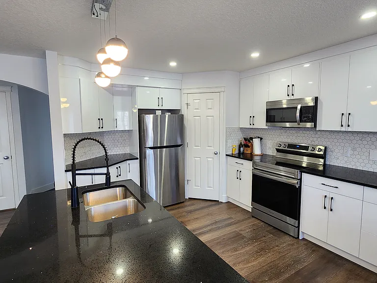 258 Rockborough Grn NW — Photo 9