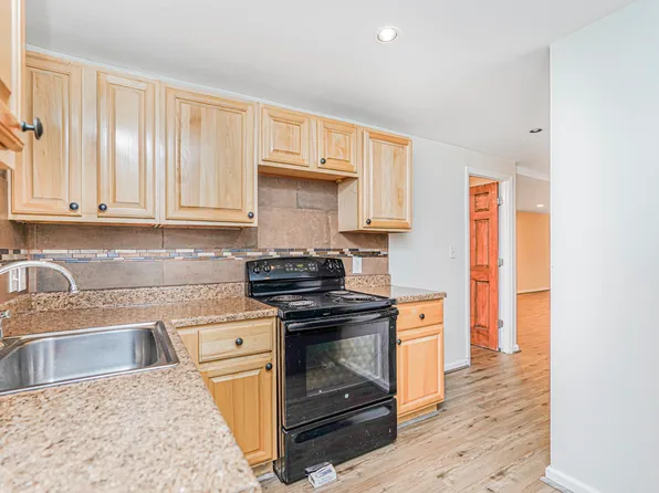 708 East 78th Street image 10 of 27