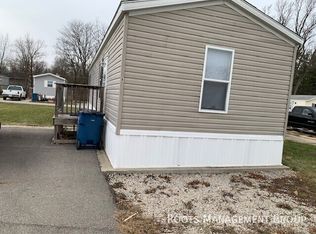 8 Melissa Dr #M8, Bloomington, IL 61704