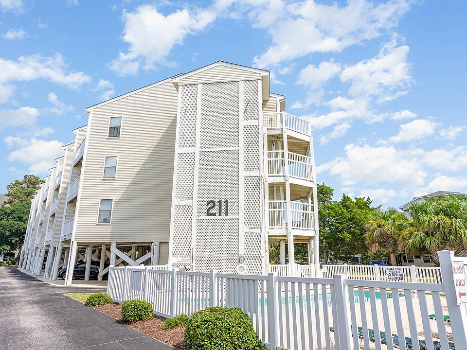 1st image of 211 Hillside Dr. N #305