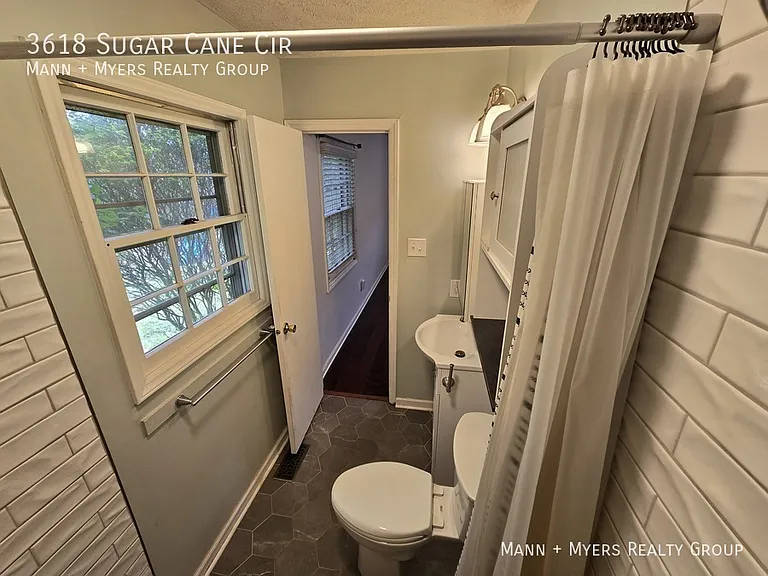 3618 Sugar Cane Cir — Photo 32