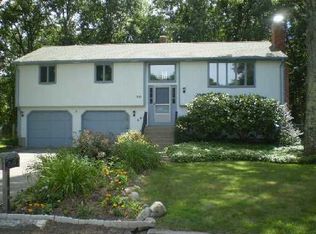 105 Inez Dr, North Kingstown, RI 02852