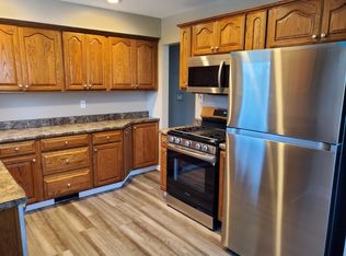 1637 34th St NE, Cedar Rapids, IA 52402