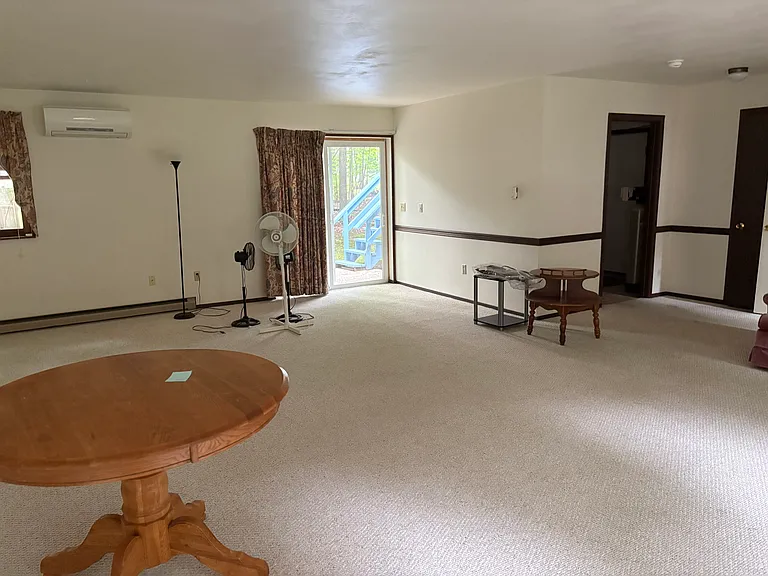 412 Canterbury Dr — Photo 12