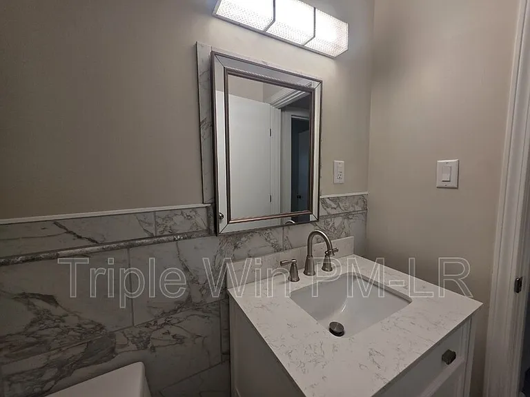 400 W 34th St — Photo 35