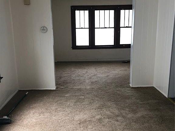 5th image of 42 Wilkes Ave