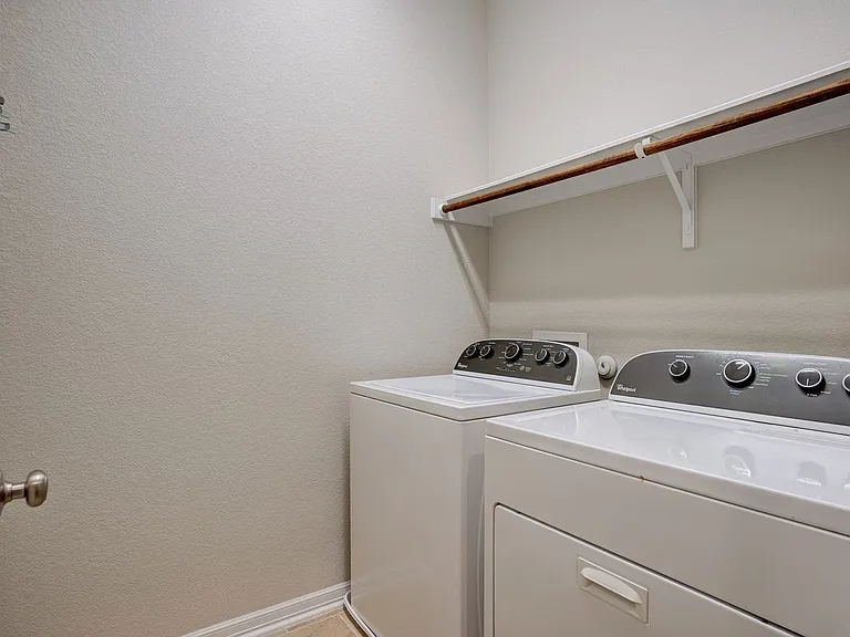 2212 Dillon Pond Ln #A — Photo 26