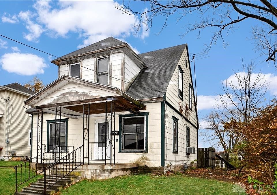 1st image of 201 W Oakwood St