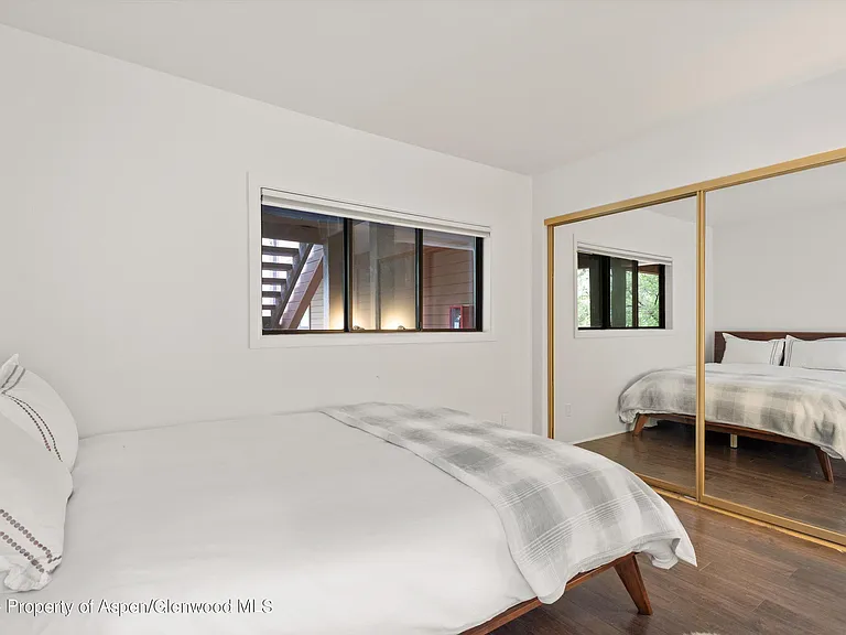 1326 Vine St #1326 — Photo 11