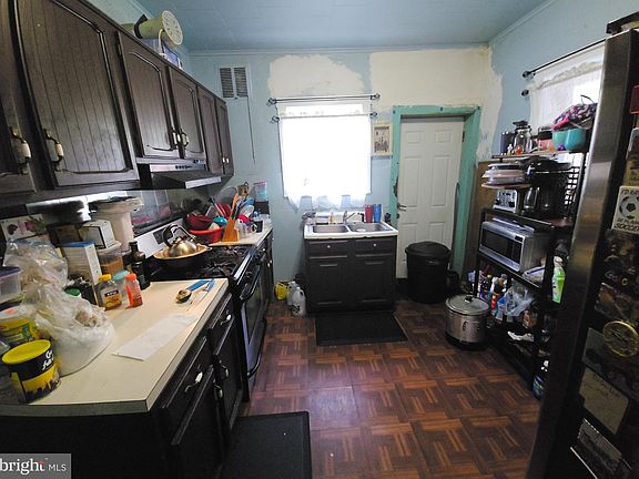 3rd image of 42 N 28th St