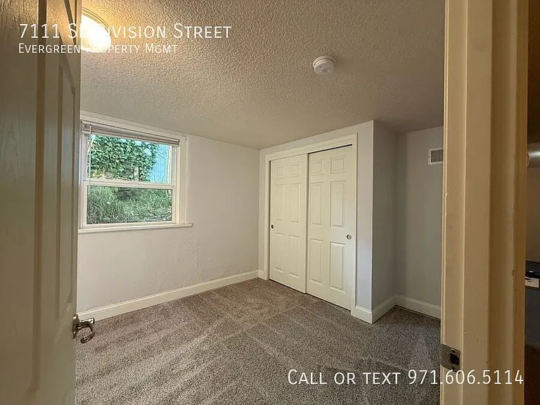 7111 SE Division St — Photo 16