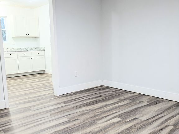 3rd image of 1814 Monroe Ave #1812