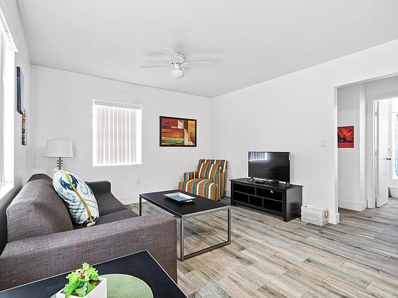 2nd image of 905 NE 18th Ave APT 112