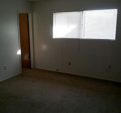 4th image of 3240 N Ezie Ave