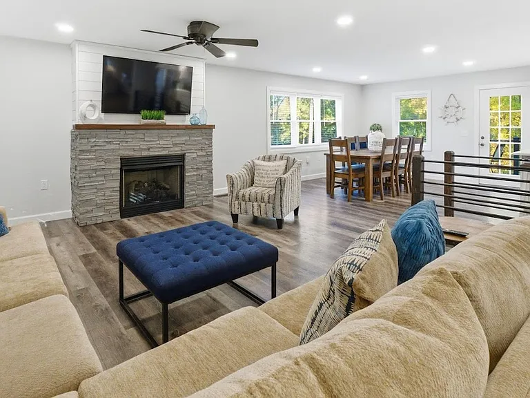 376 Peachtree Dr — Photo 7