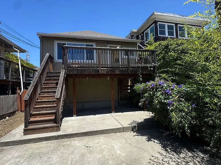2028 Clinton Ave — Photo 1