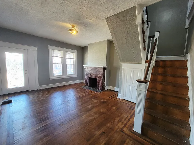 4554 N Smedley St — Photo 2