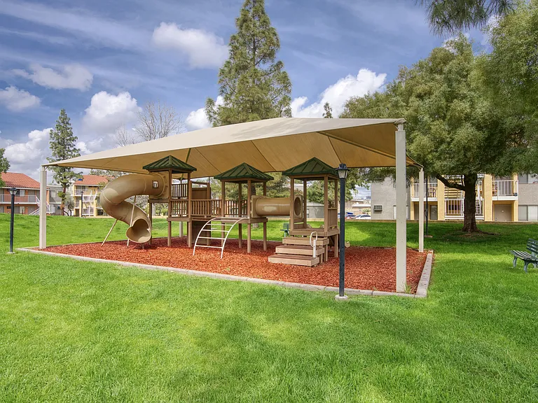 Valencia Park — Photo 20