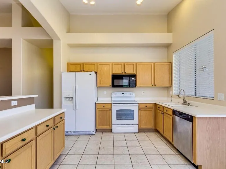 5458 W Milky Way — Photo 12