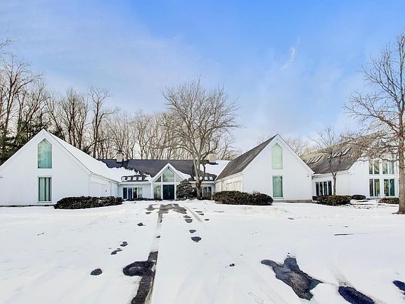 2nd image of 7716 Crystal Springs Rd